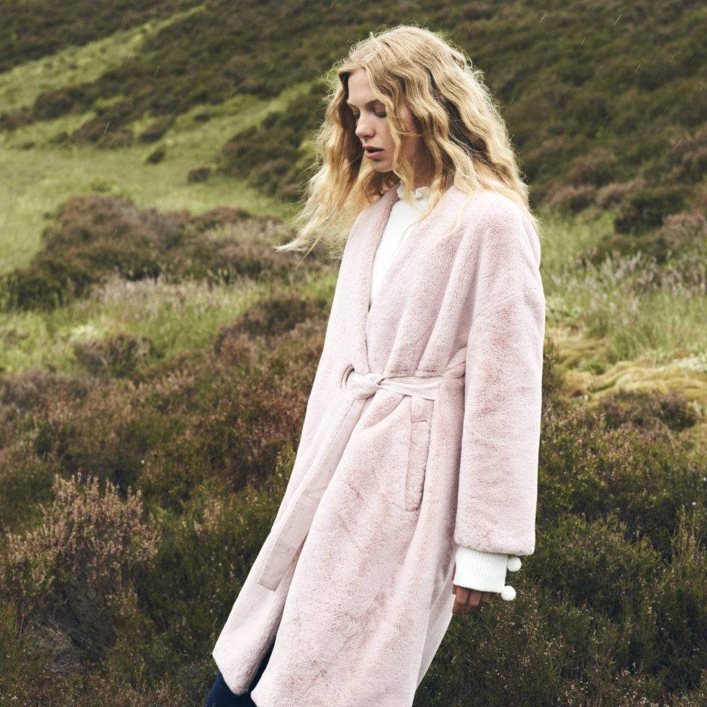 Creative Direction & Storytelling - shot by Matteo Montanari - Models Tes Linnenkoper & Kirin Dejonckheere 
