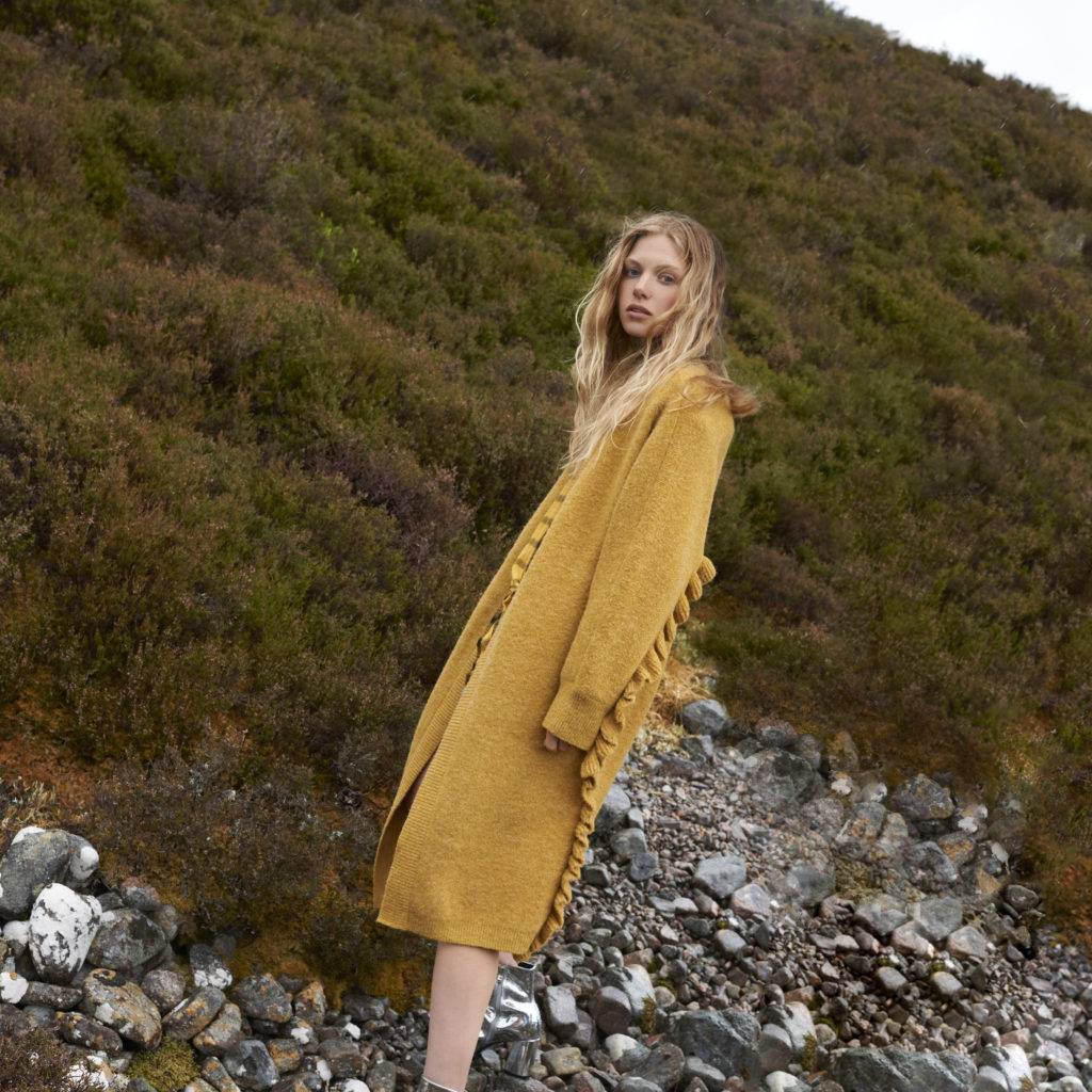 Creative Direction & Storytelling - shot by Matteo Montanari - Models Tes Linnenkoper & Kirin Dejonckheere 