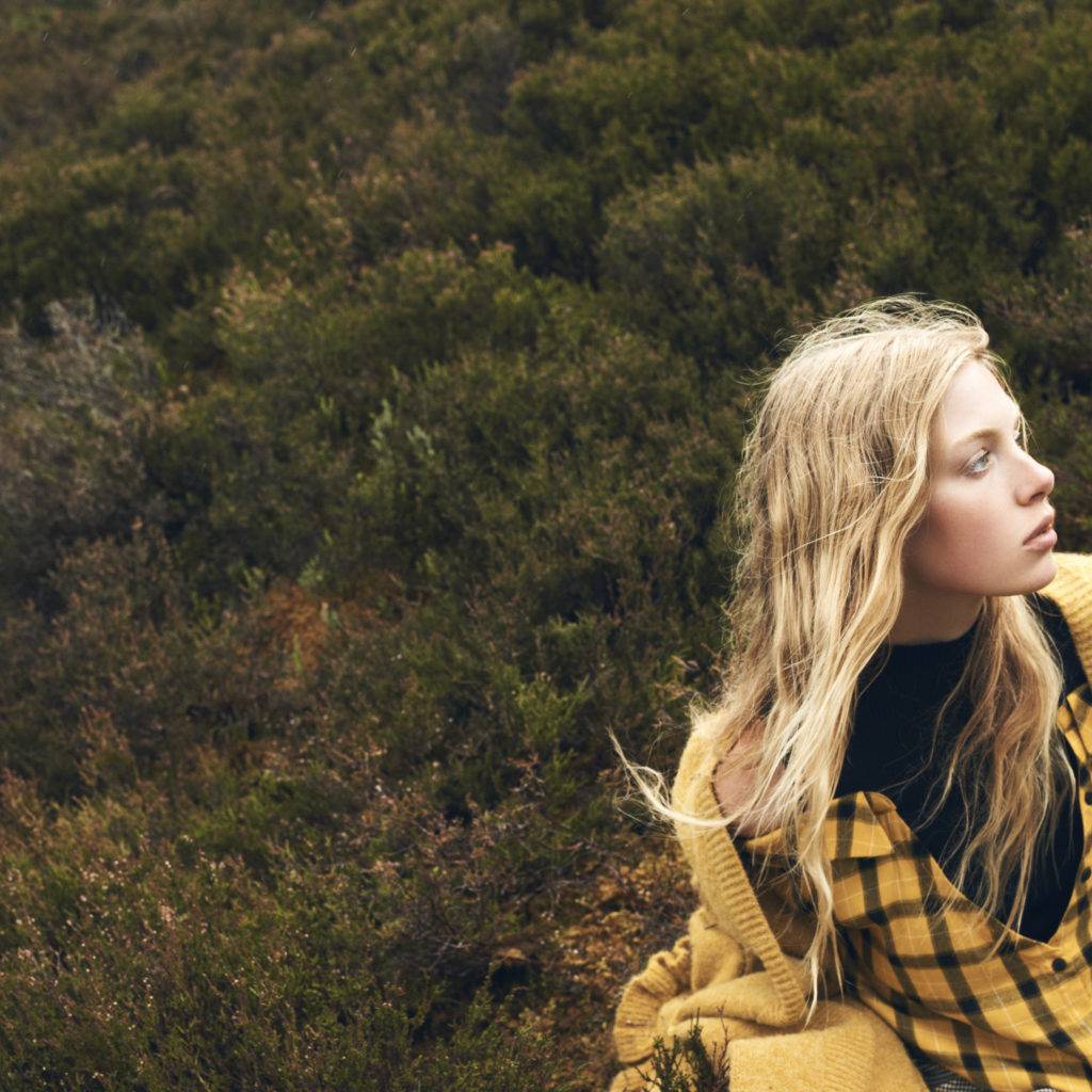 Creative Direction & Storytelling - shot by Matteo Montanari - Models Tes Linnenkoper & Kirin Dejonckheere 